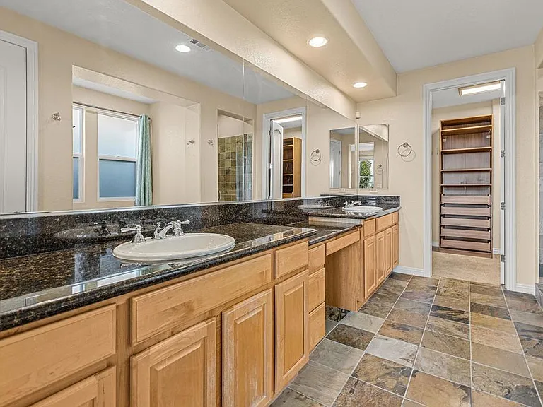 851 Antilla Way — Photo 17