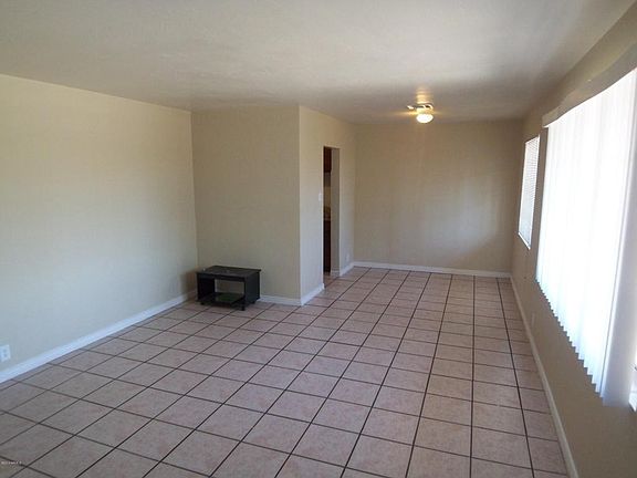 3rd image of 3519 W San Miguel Ave