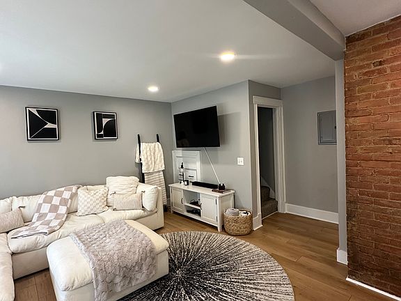 3rd image of 1804 W 45th St #2