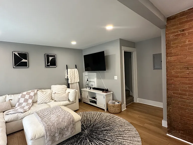 1804 W 45th St #2 — Photo 3