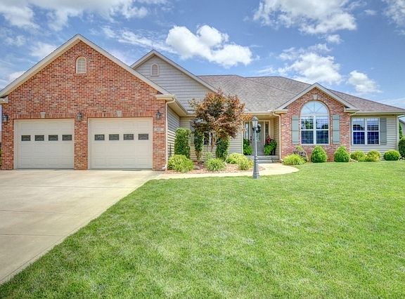 2nd image of 401 Castle Rock Dr