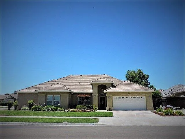 935 Sea Breeze Dr photo 1