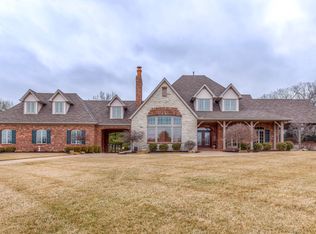 12715 Clayton Rd, Saint Louis, MO 63131