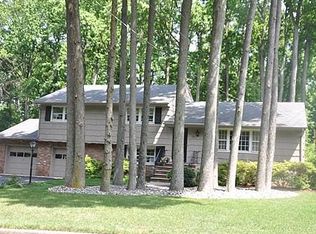 21 Huntington Rd, Edison, NJ 08820