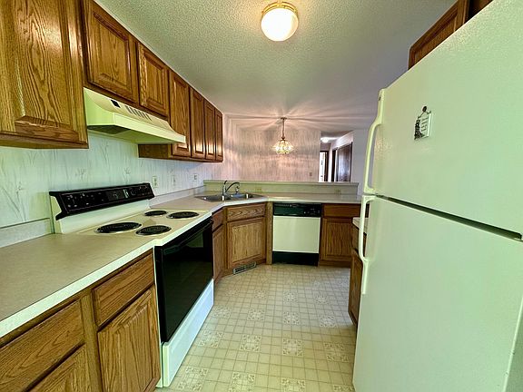 4th image of 2687 Brookdale Ln