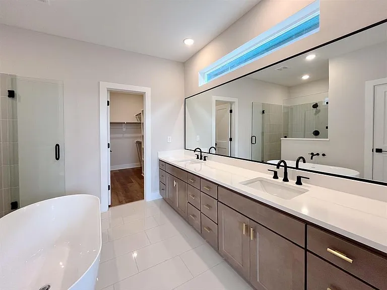 1806 Line St — Photo 17