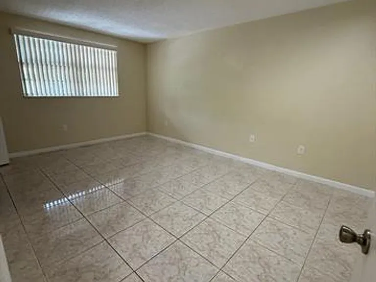 5232 SW 122nd Ter #Townhouse 5232 — Photo 13