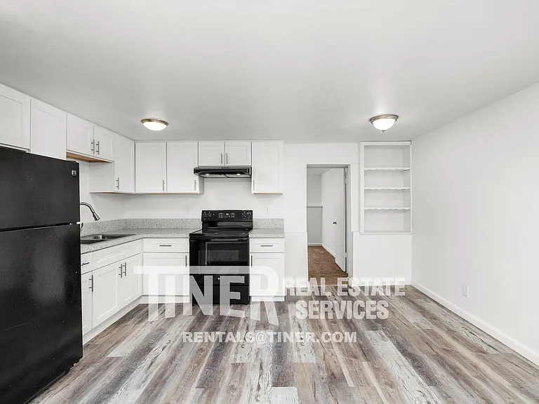 4910 Gastman Way #B — Photo 16