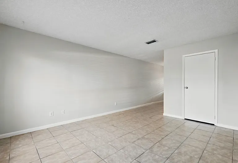 2505 Waters Edge Dr — Photo 15