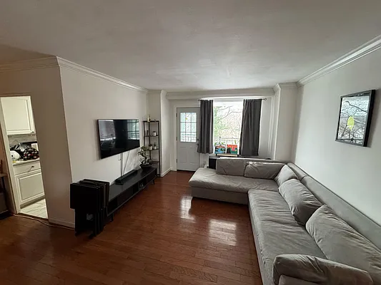 5700 Arlington Avenue #1D