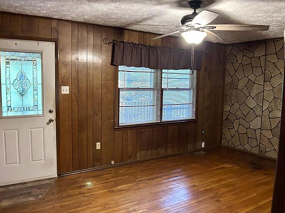 5th image of 818 Buskill Ave