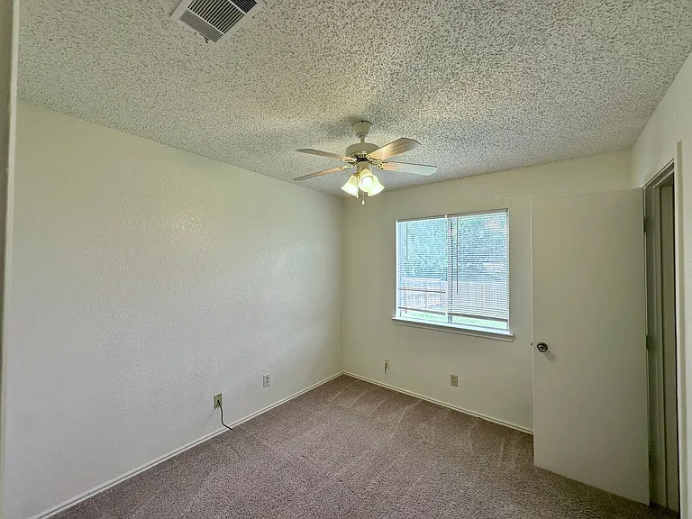 2312 Silverhill Dr — Photo 21