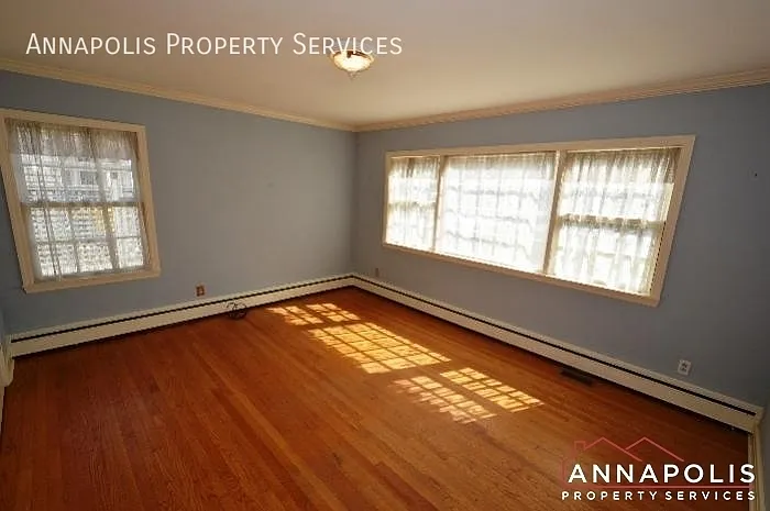 208 Avondale Cir — Photo 9