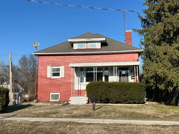 301 Montgomery St, Gillespie, IL 62033