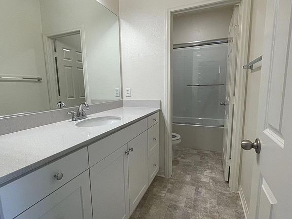 5th image of 5567 Seville Dr