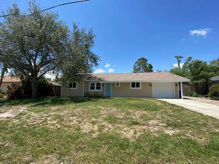 8113 Winged Foot Dr — Photo 1