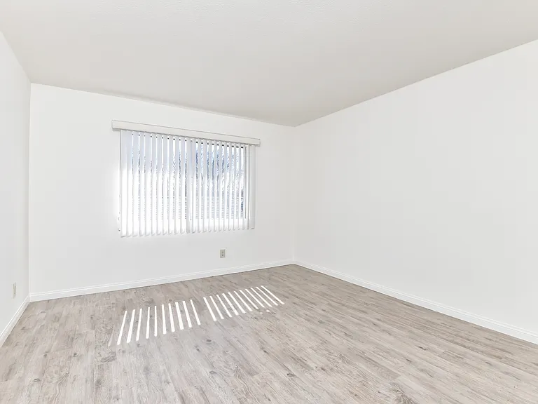 1799 N Hollywood Way #G — Photo 18