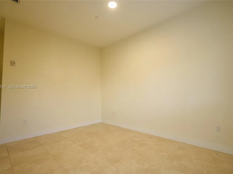 1091 Galiano St #102 — Photo 22