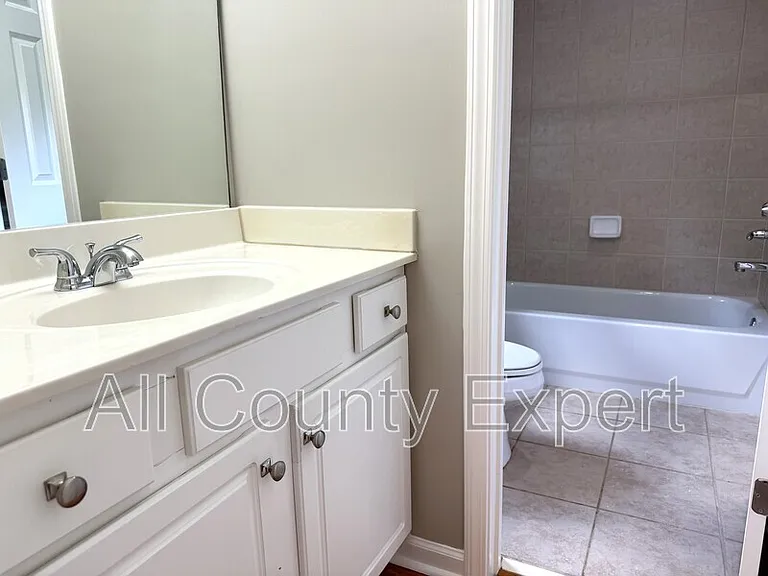 889 Lenox Ct NE — Photo 22