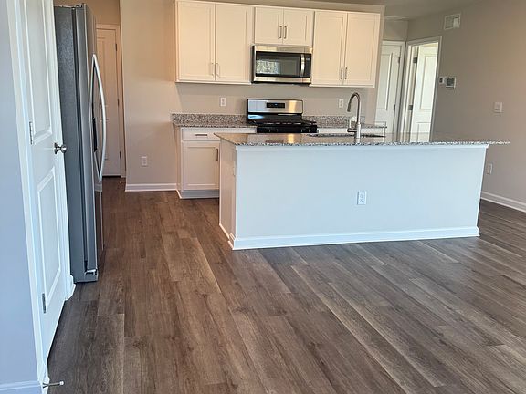 Living / Kitchen