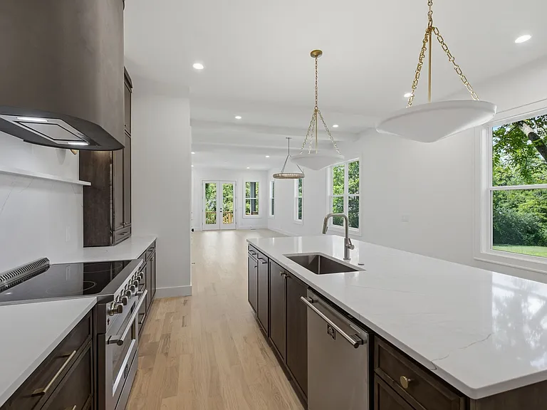 731B Croley Dr — Photo 10