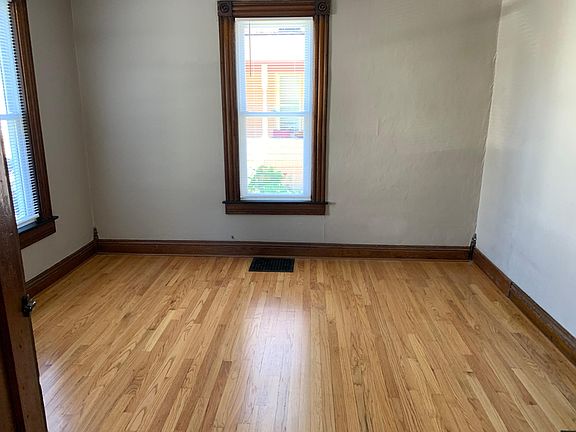 5th image of 7 E Main St Floor 1