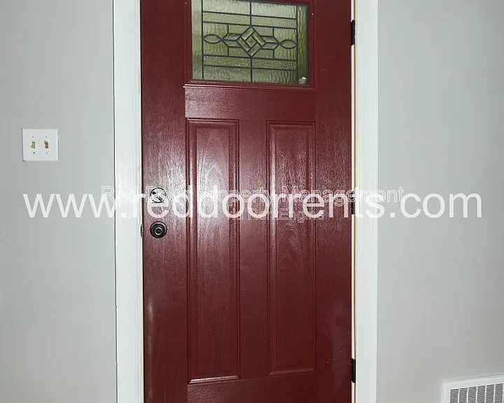 385 W Hawthorne St — Photo 10