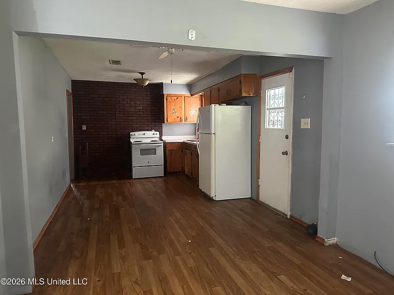 3655 Horton St — Photo 14