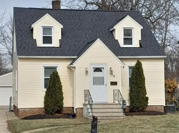 98 W 5th Ave, Berea, OH 44017