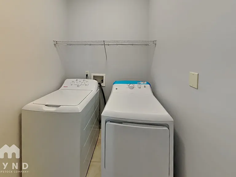 1007 Riviera Dr — Photo 17