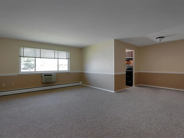 Bradley Court — Photo 5