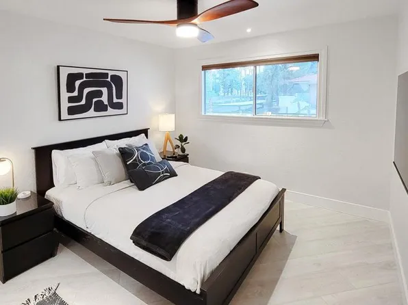 2857 N Los Felices Rd Unit 213, Palm Springs, CA 92262