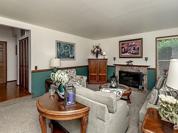 5th image of 1317 S 291st Pl