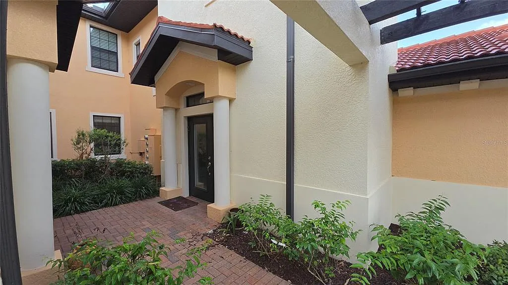 3 bed, 2.0 bath, 2569 sqft, $5,500 — Photo 4
