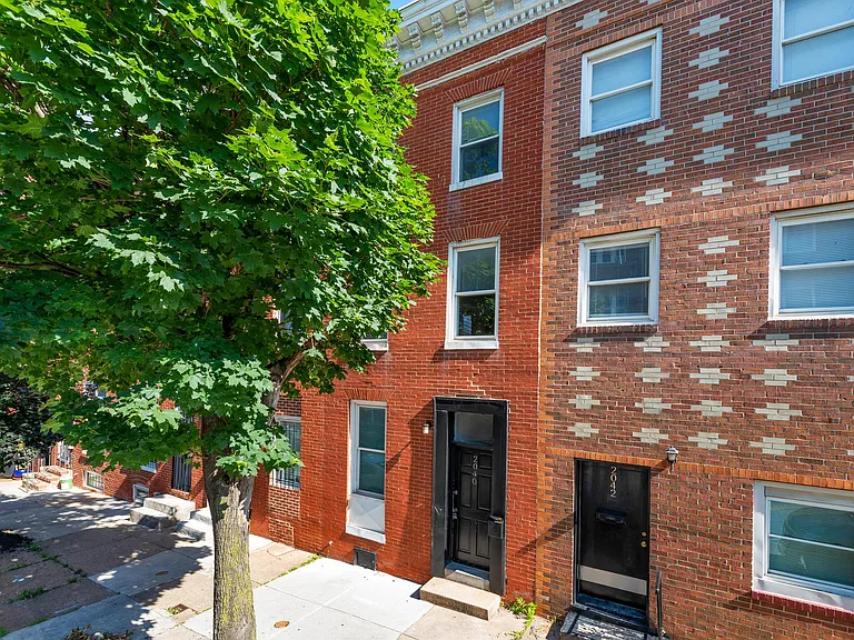 2042 E Fayette St — Photo 18