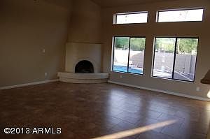 5th image of 833 N Oak Ct