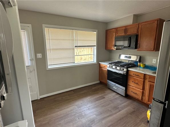 402 Bacon St APT 3