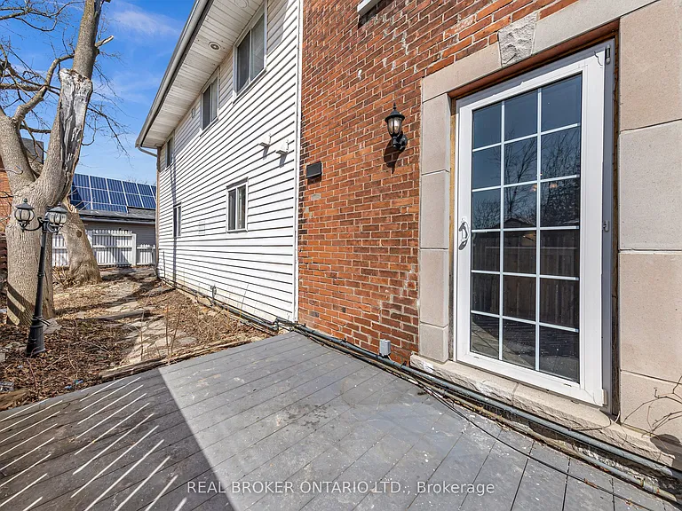 52 1/2 Victoria Ave N #MAIN — Photo 36