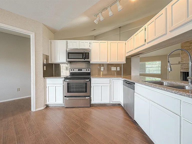 19510 Westhaven Dr — Photo 22