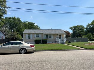 17 Hickory Hill Rd, Hampton, VA 23666