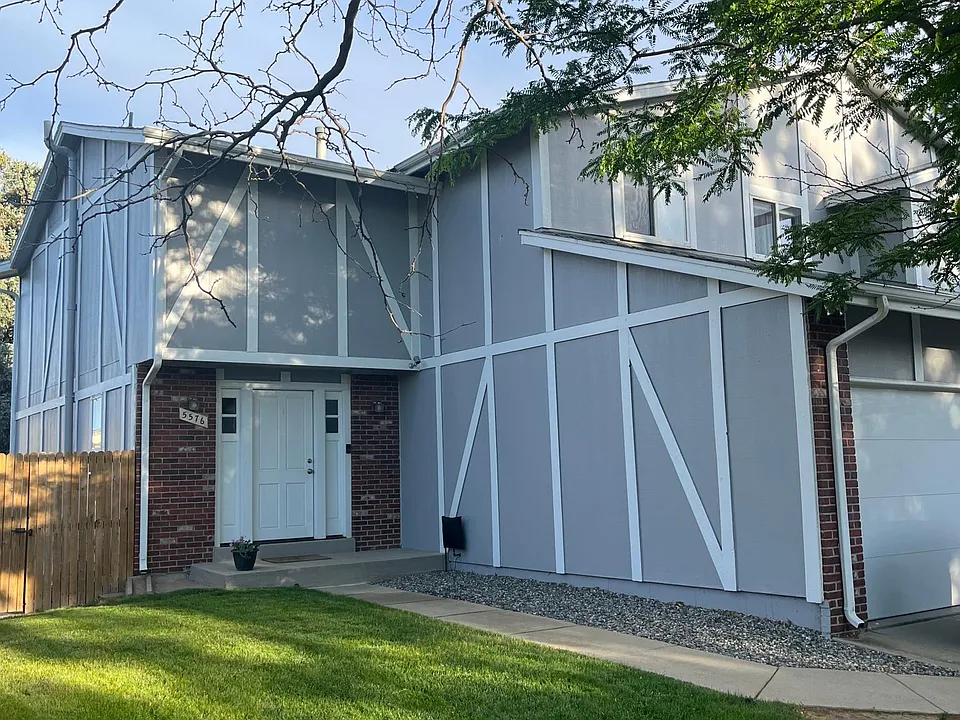 5576 S Lansing Way
