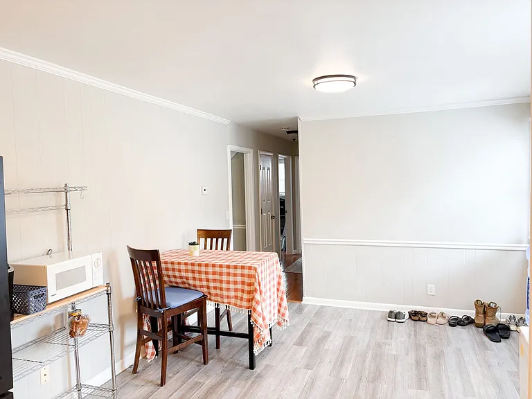 302 Robin Hood Dr — Photo 5
