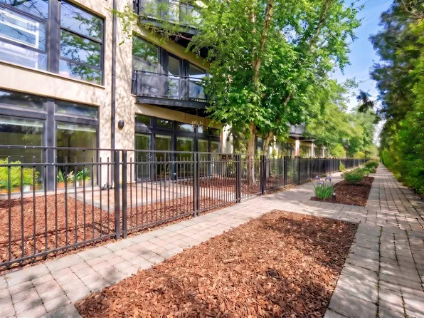 1071 W 15th St Unit 109, Chicago, IL 60608