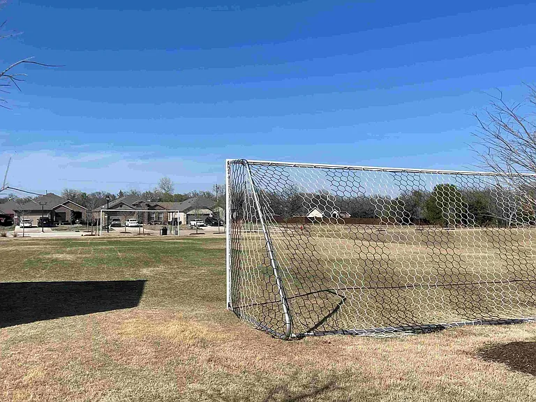 125 Hollytree Ln — Photo 40