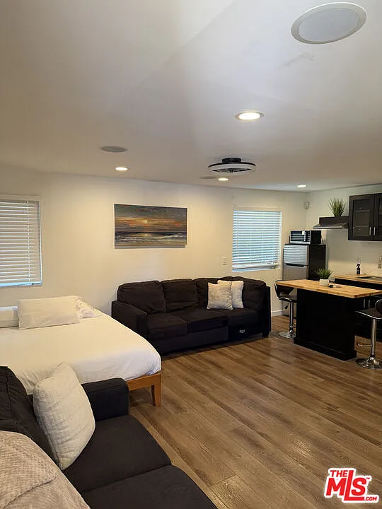 1 bed, 1.0 bath, $2,150 — Photo 2