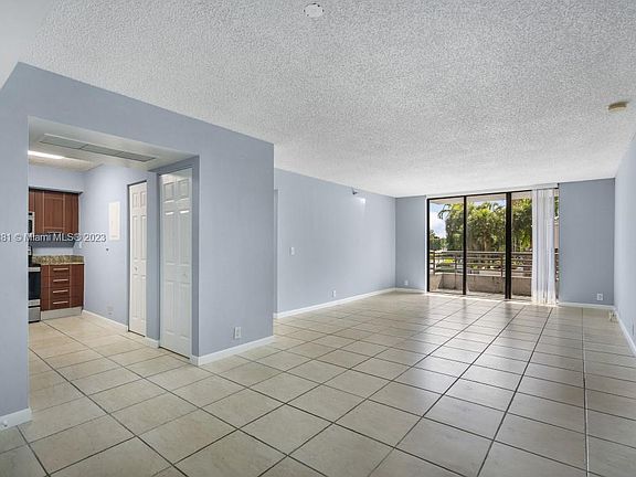 4th image of 3300 NE 191st St APT 208
