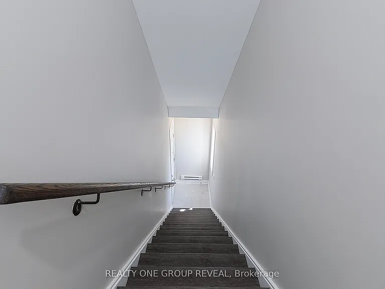 227 Grenfell St #3 — Photo 5