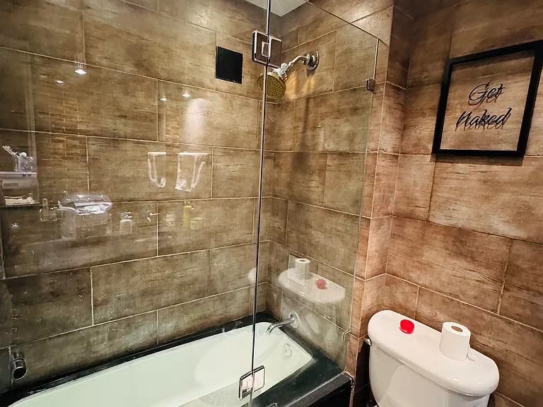 7004 Boulevard Blvd E #5A — Photo 8