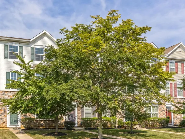 466 N Palace Dr, Glassboro, NJ 08028