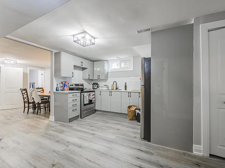 348 Spruce St #3 — Photo 9